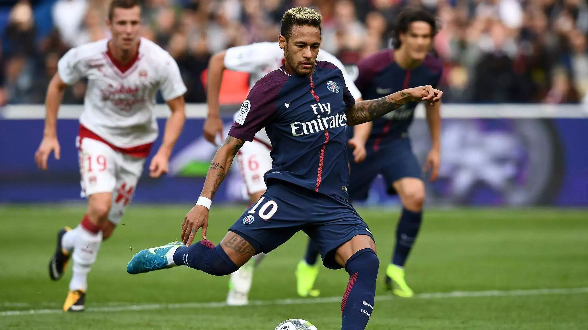 乏竞争力的 乏竞争力的