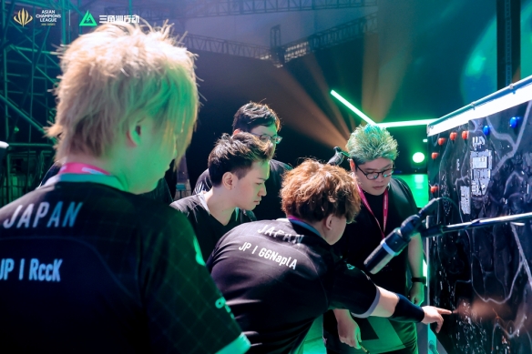 他已向大家 他已向大家